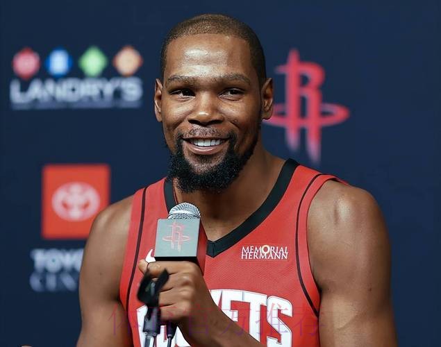 杜兰特今日三分9中4，其余队友三分合计21中3命中率仅14.3%